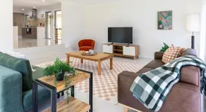 Le Palmier - coastal charm minutes from the beach - Image 2
