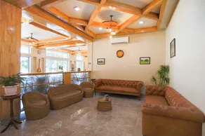 La Nicholas Lake View by Summit Hotels - Image 5