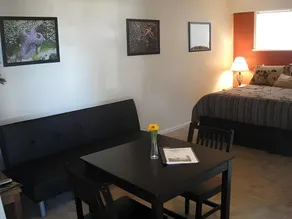 Edgewater Motel - Image 4