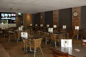 Royal Hotel Orange - Image 2