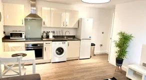 Queens House Apartments Coventry - Image 3