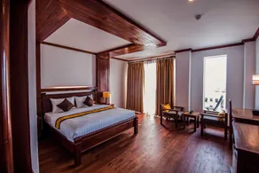 The Palm Hotel - Image 2