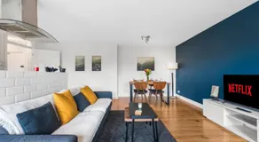 Serene River View 2bed near Canary Wharf O2 Excel - Image 2