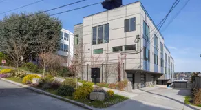 Modern Townhome with Space Needle View - Image 3