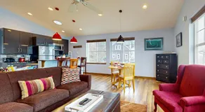 Tyee Shoreline Retreat B - Image 4