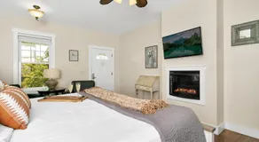 Main Street Retreat #22 - King Bed, On Main St, Shared Hot Tub & Pool - Image 2