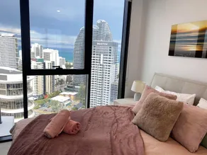 La Jolla Holiday Broadbeach - Image 2