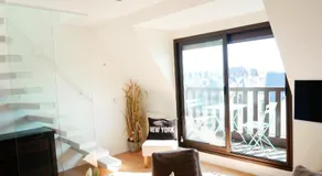 Duplex de charme avec balcon en plein centre de Deauville - Image 2