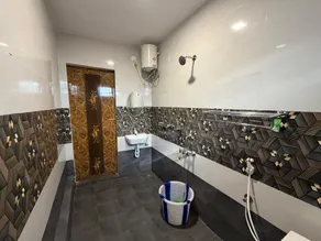 Glass House Retreat - Image 3