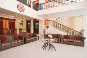 Landmark Hotel - Image 4