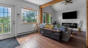 Rustic Chalet Le Cozy hot tub Lakeview - Ski - Tubing- Familizoo - spa - full of near by activities winter - Image 2