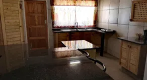AAA Rose Garden Guesthouse - Image 4