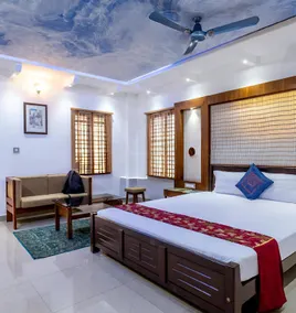 Hotel Mudra Midtown - Image 3