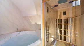 La stanza segreta con spa privata - Image 3