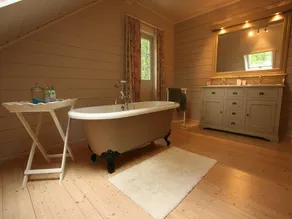 Countryside Chalet in Bomal sur Ourthe with Sauna, Balcony - Image 3