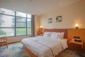 Kaishan Holiday Hotel - Image 4