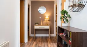 Cosy Modern City Centre 2 Bed Apartment - Image 4