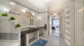 Deluxe Apartment Space and More - Image 2
