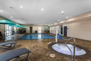 Comfort Suites - University - Image 3