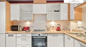 Beautiful 2 Bedroom Seviced Apt in Aylesbury By Sambridge Stays Short Lets & Serviced Accommodation - Image 5