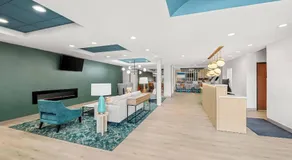 Comfort Suites Sanford - Image 2