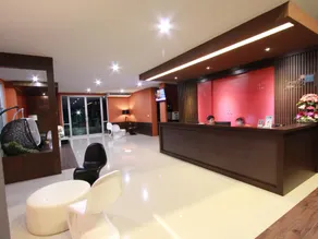 Trendy Hotel - Image 2