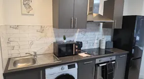 1BR Ground floor Central Apartment With Private Garden - Image 5