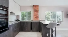 Chalet Gerrards Cross - Image 3