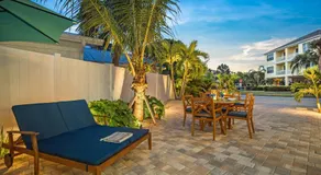 Sea Coast - Pet Friendly, Located in Siesta Key Village, Steps to Siesta Key Beach! - Image 4