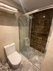 Lake Life Hotel - Image 2