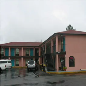 Scottish Inn - Image 2