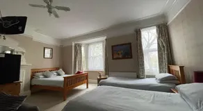 Burton Villa Guest House - Image 2