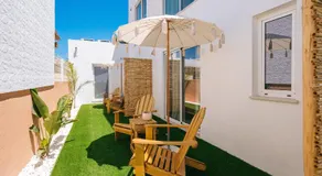 Coral Boutique Suites - Image 2