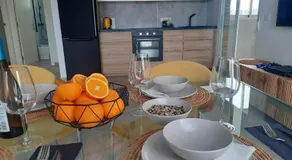 Apartamento a 100 metros de la playa con grande terraza y vistas al mar - Image 3