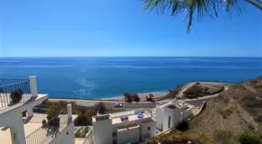 Amazing 2 bedroom 2 bathroom in Ladera de Mar, Nerja - Image 3