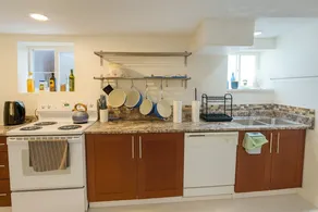 Poolside Hideaway Heated Pool All Year Ideal for Groups Sleeps 6 plus - Image 4