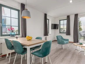 Restyled apartment in Volendam style on the Markermeer - Image 4