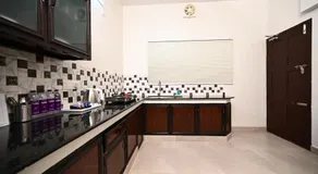 Castilo Inn Hotel Apartments - Image 3