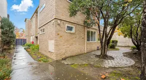Central & Cozy Fitzroy Studio Apartment with parking - Image 3