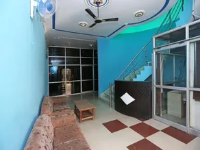 OYO Hotel Dolly - Image 3