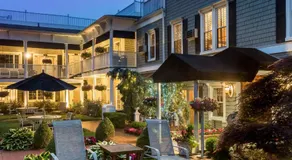 Chateau Inn and Suites - Image 4