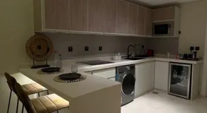 شقة فاخرة بإطلالة بحرية رائعة - Image 5
