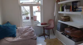 Smiling Fox Room - Image 5