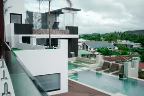 Skyluxe Hotel - Image 4