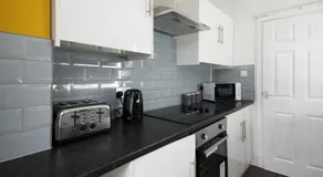 Stylish and Comfortable Home Away From Home - Image 5