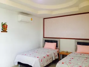 The Good House (Room on Request) - Image 2