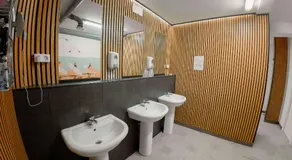 Olé Backpackers Hostel - Image 2