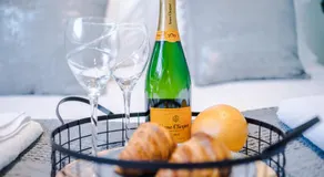 "Woodlands" by Greenstay Serviced Accommodation - Luxury 3 Bed Cottage In North Wales With Stunning Countryside Views & Parking - Close To Glan Clwyd Hospital - The Perfect Choice for Contractors, Business Travellers, Families and Groups - Image 5