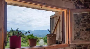 Apartamento duplex rural con chimenea y vistas panorámicas desde la cama - Image 4