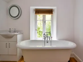 Lodge by River Wye with Private River Access - Image 3